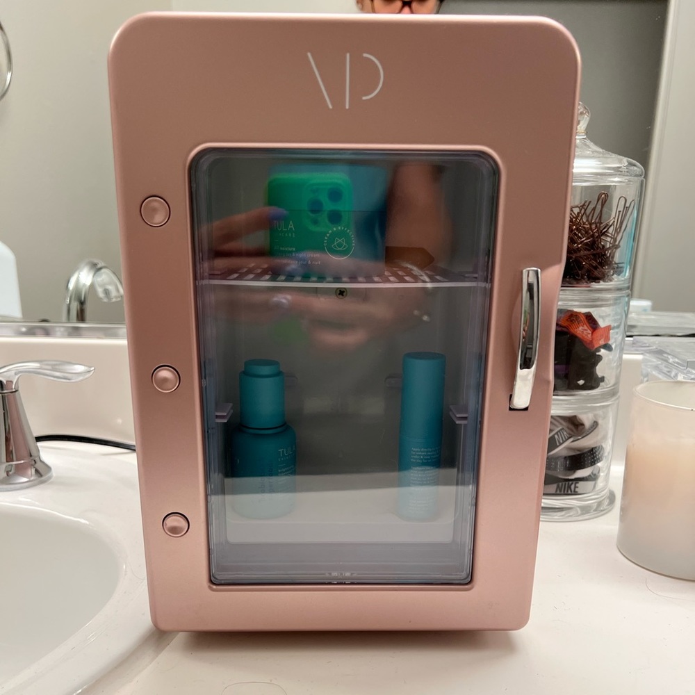 Vanity Planet Cosmetic mini fridge